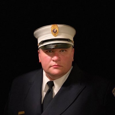 Head shot of Travis Howe.