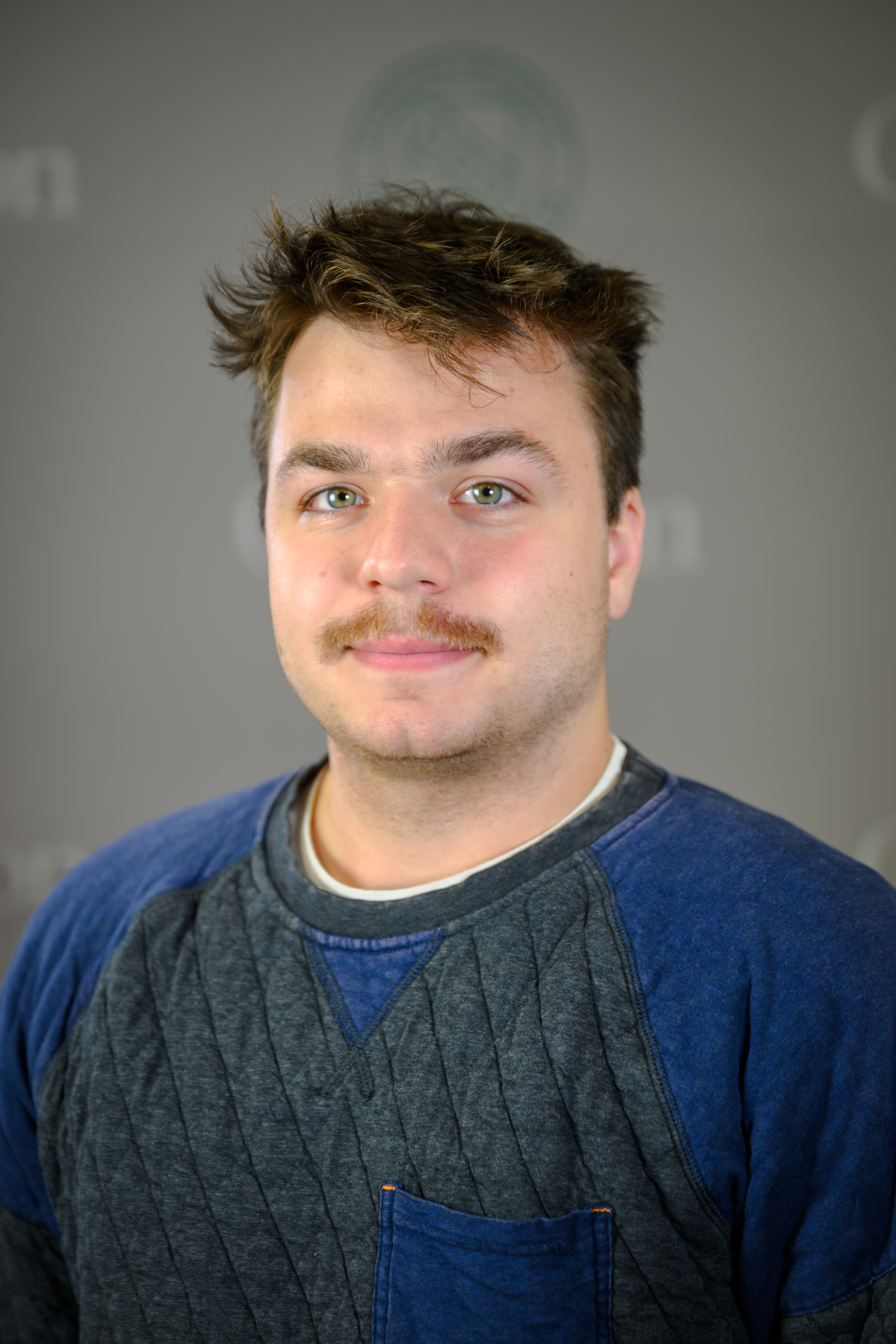 Headshot, Ellis Snyder