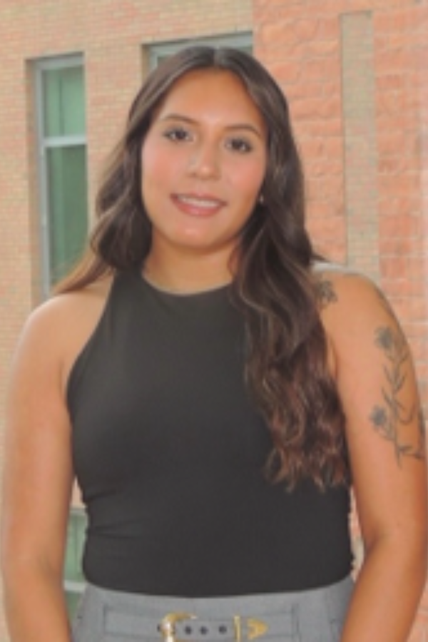 Headshot photo of Ennovi Sandoval